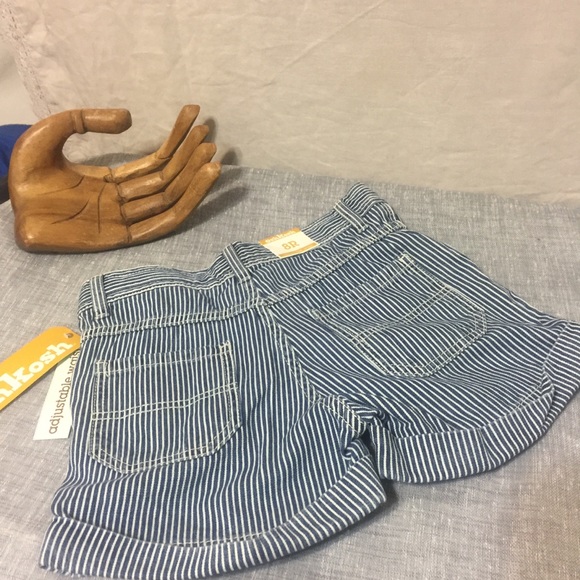 Oshkosh Girl’s shorts blue with white lines NWT - Picture 3 of 6
